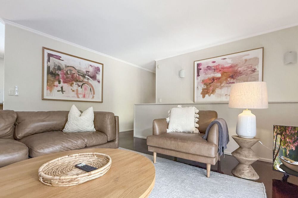 Kenmore House | Spacious Family Retreat with Pool/Pet friendly