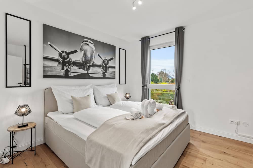 Floridsdorf Apartment | NobleNest | Deluxe Apartment with Workspace, Coffee & Relax Massage, near the center