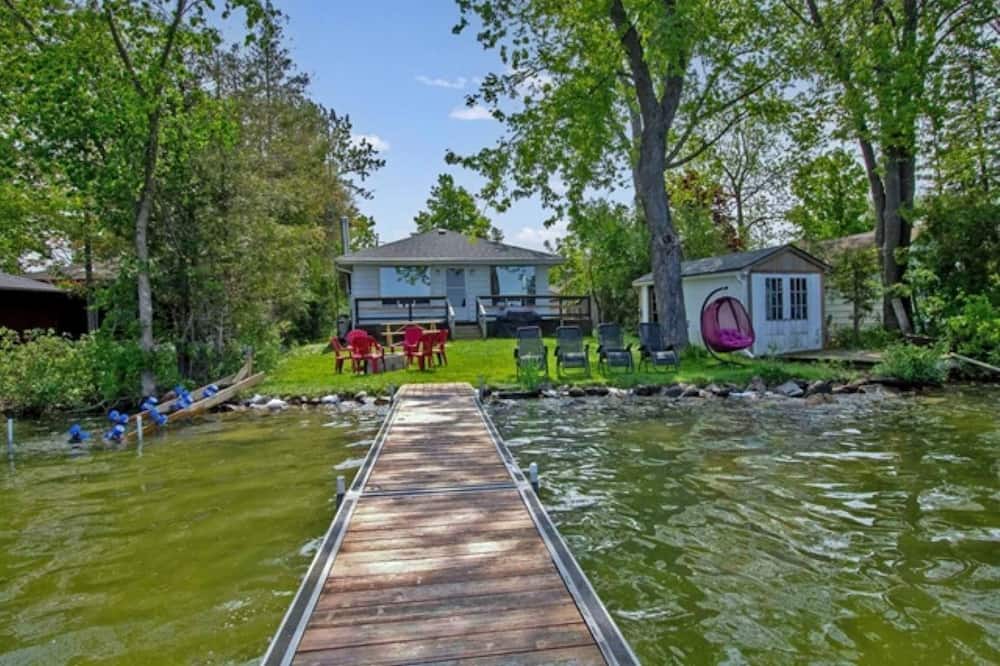 Scugog Cottage | Sunsets on Scugog - Three Bedroom Cottage, Sleeps 8