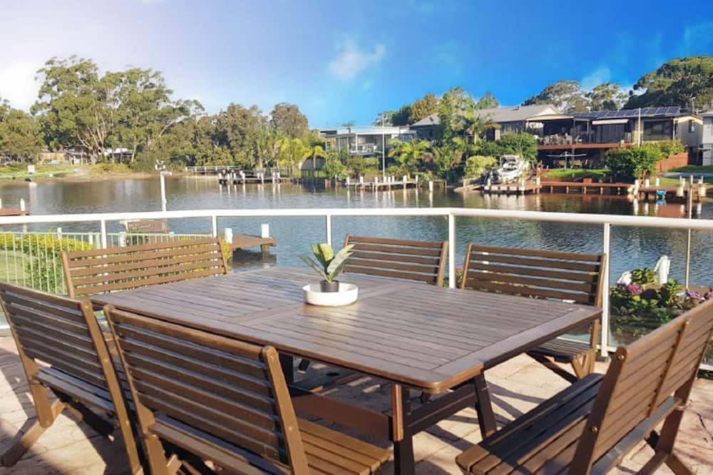 Sussex Inlet House | Palatial Multi family Waterfront