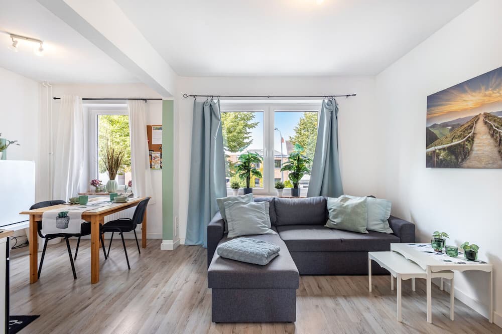 Huxtertor/Muhlentor/Gartnergasse Apartment | Apartment 'Bella Verde' with Balcony and Wi-Fi