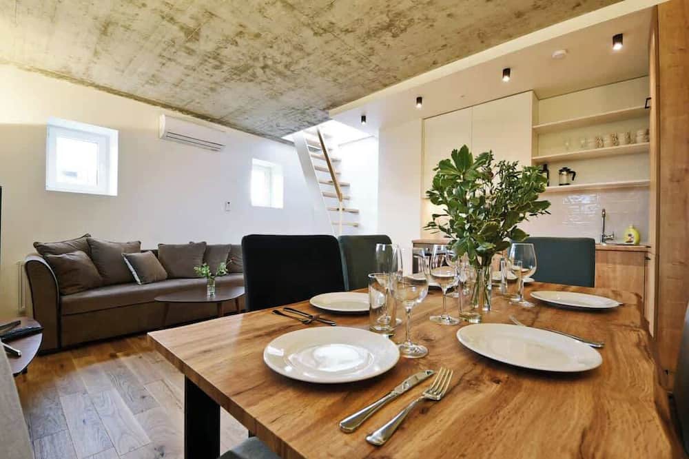 Old Town Apartment | Domillion 3bdr Rooftop Terrace, AC, P369
