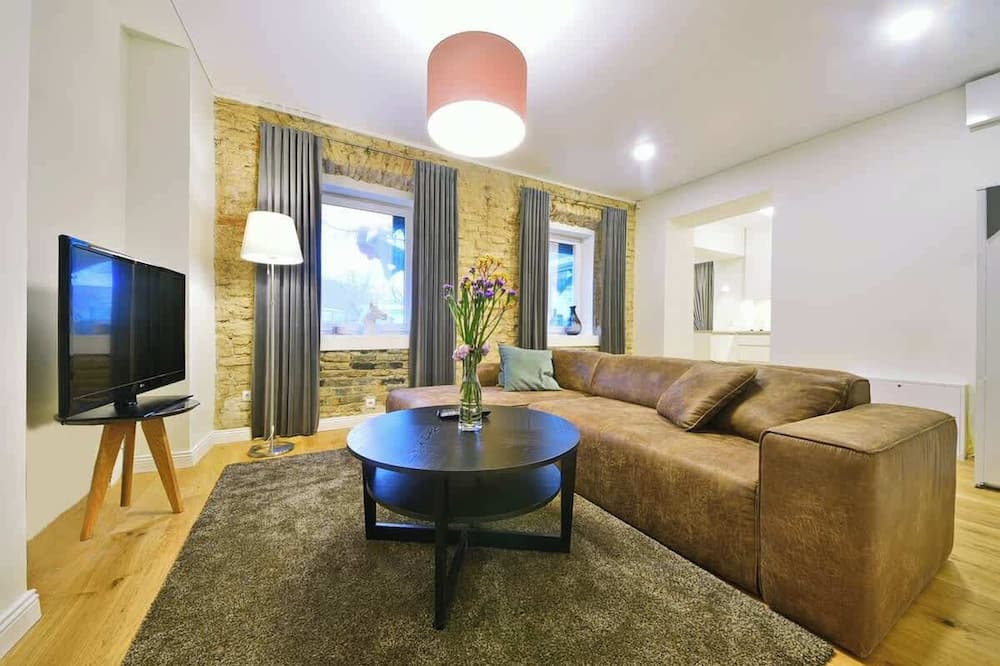 Old Town Apartment | Domillion 2bdr President Palace free parking L417