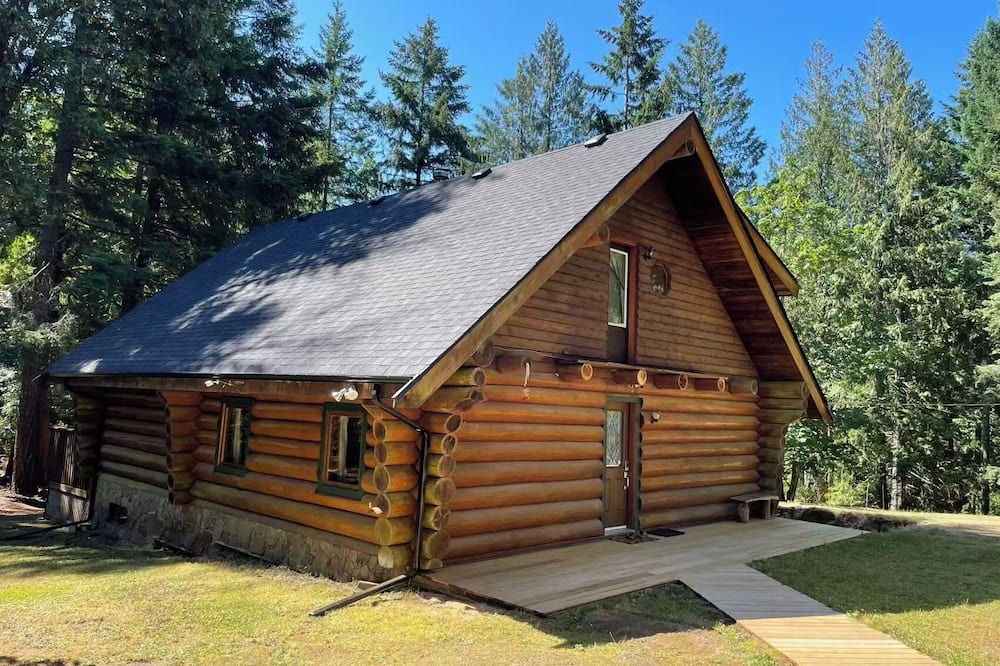 North Oyster Bed & Breakfast | TreeHouse Nook Bed & Breakfast