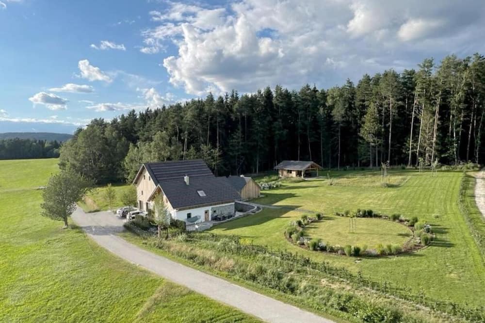 Patersdorf House | Vacation home in a secluded location for relaxing and active vacations