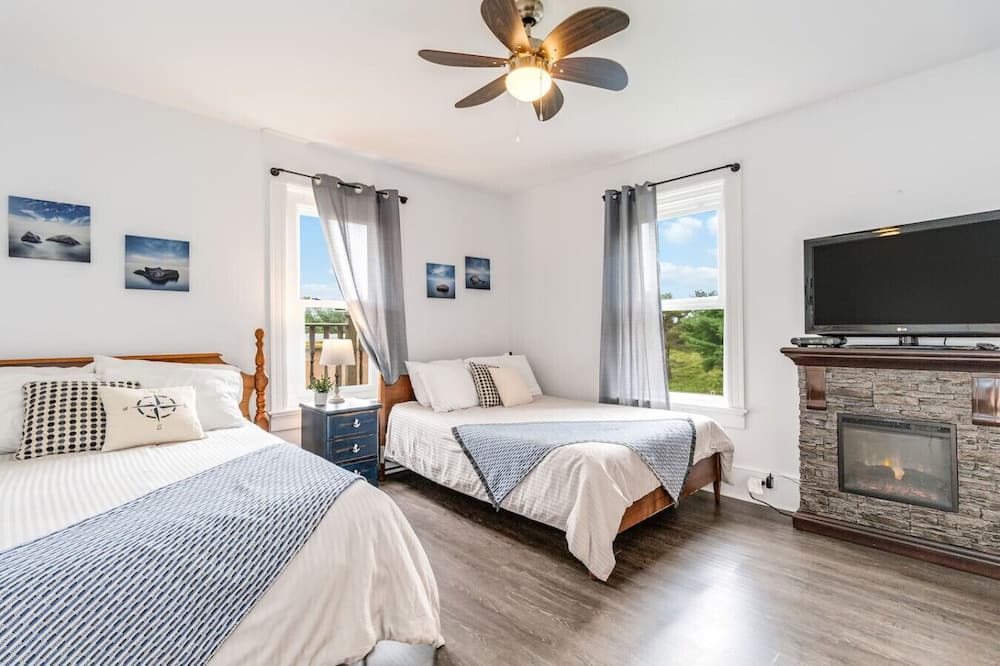 Lunenburg Apartment | Seashell Suite - Heart of Lunenburg