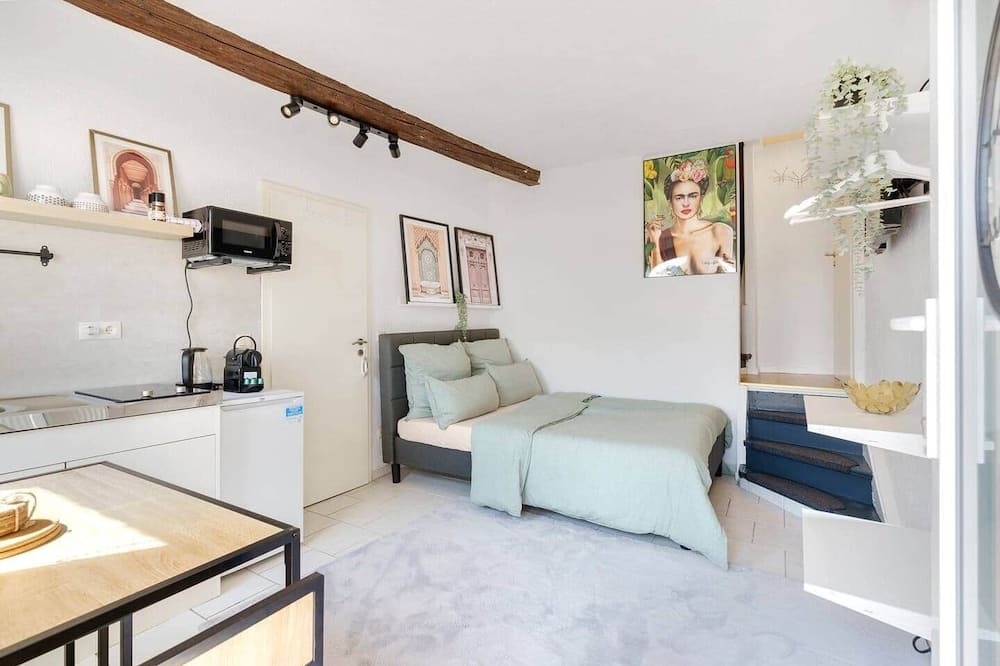Neuwied Apartment | Tiny apartment with spacious terrace on the Rhine