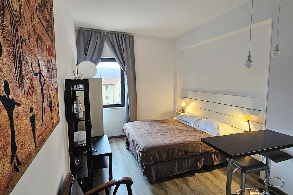 Potenza House | Double or Twin Beds Studio Apartment