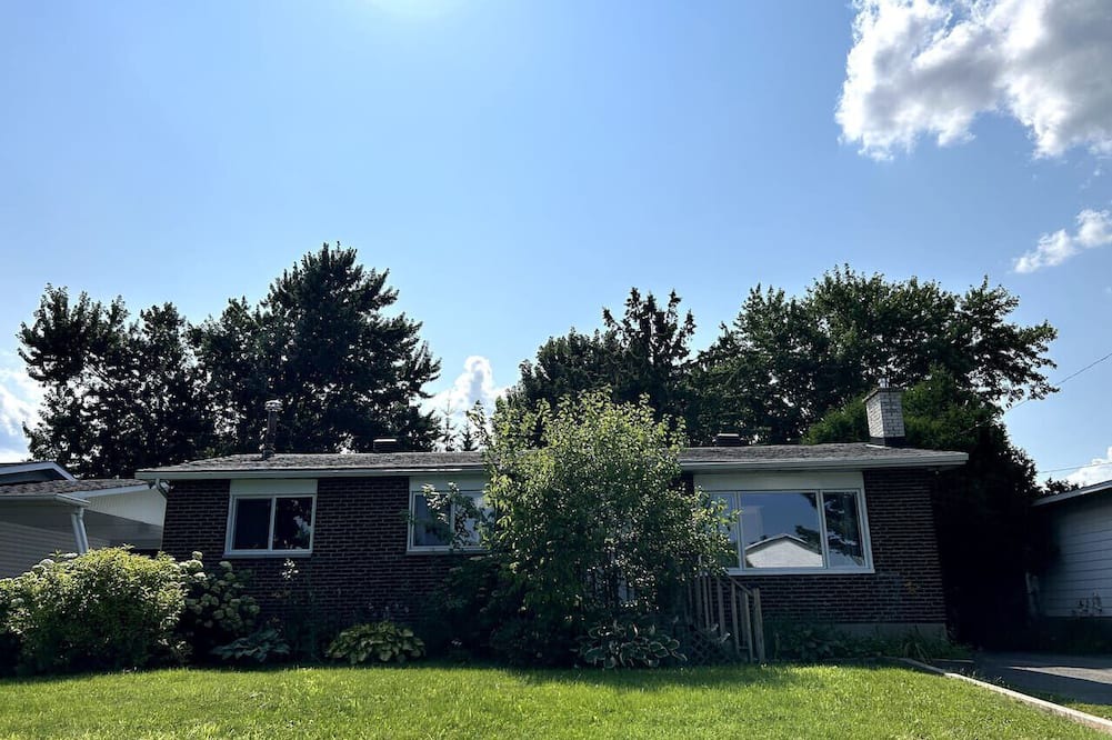 Downtown Gatineau House | Centrally located, 5BR Bungalow