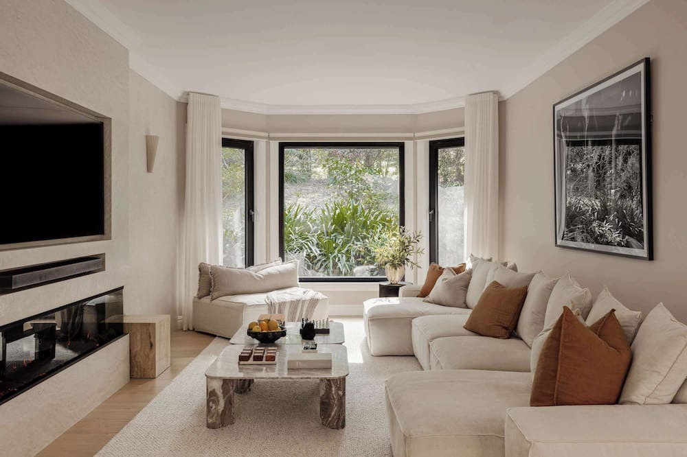 Coolangatta Apartment | Cinque House Luxury Accommodation near Berry/Beach