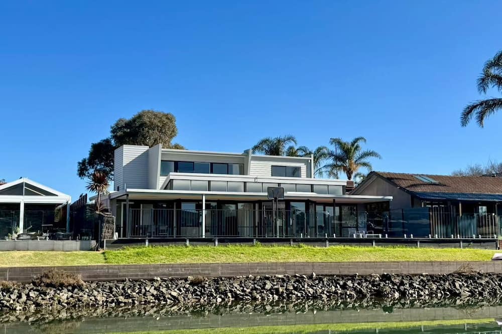 Patterson Lakes House | 6-Bed Lake Escape for Families & Friends