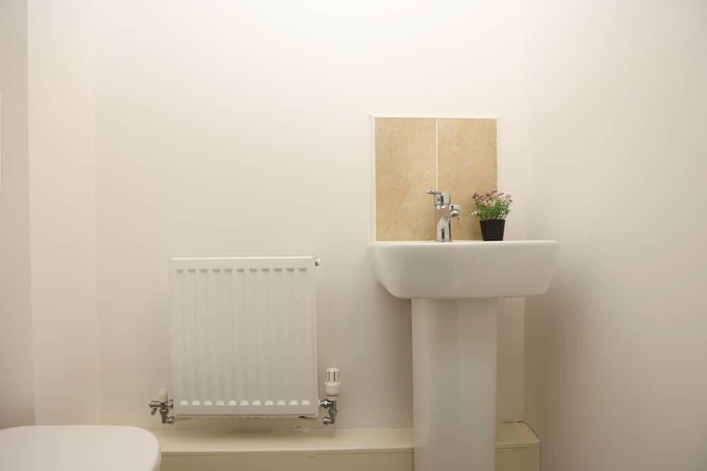 Swindon House | Perfect for Contractors/Mthly stay Disc/Pvt Parkng