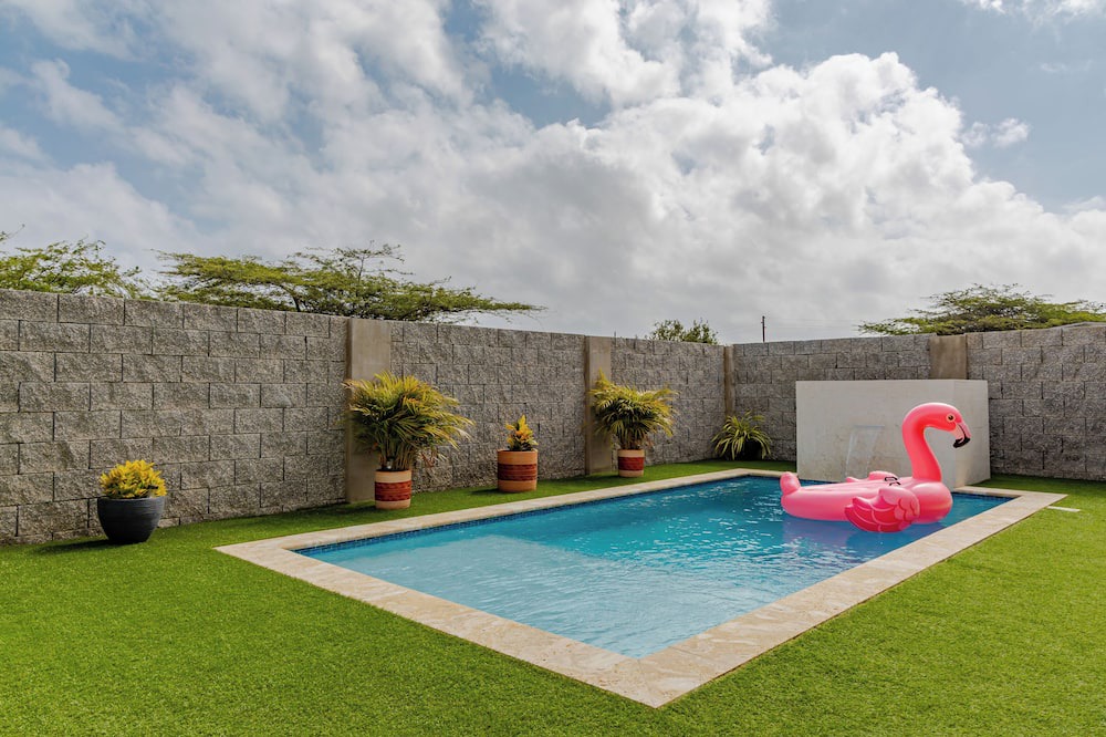 Paradera House | 7 minutes to Beautiful beaches, Newly Renovated Luxury Home