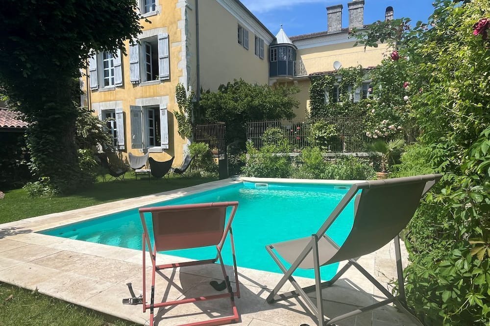 Montaut Cottage | Superb ensemble 18 century Manor house, 2 cottages with pool and private garden