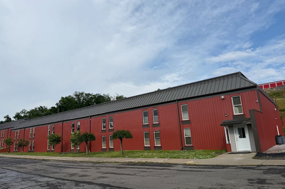 Fairmont Apartment | Fieldstone Apartments & Studios