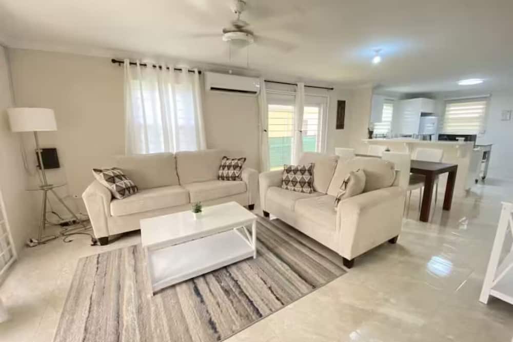 Charnocks House | l'Abode Gris - Modern 3br/2ba Vacation Rental in Barbados