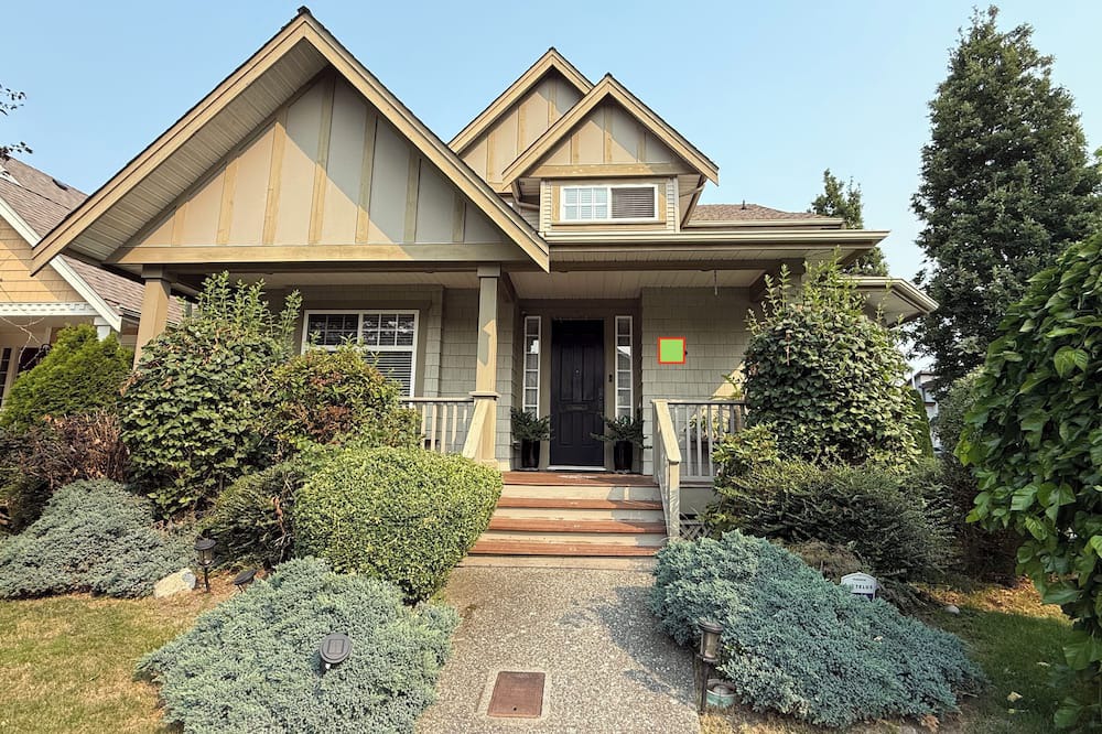 Surrey House | 4-bedroom house in South Surrey with loads of space