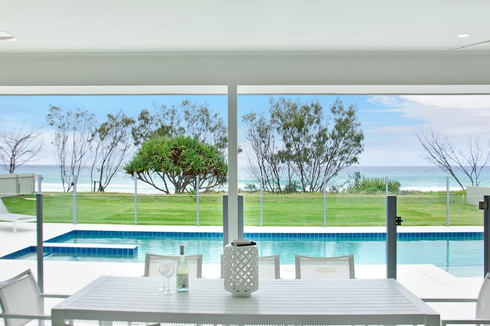 Bilinga House | Sentosa on Tugun - Absolute Beachfront Home