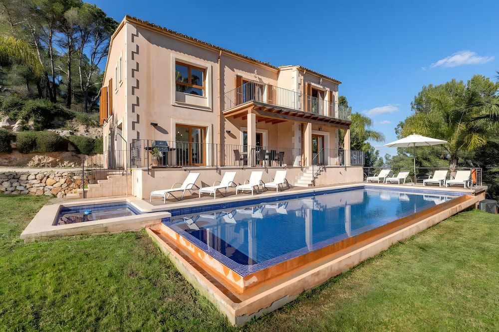 Felanitx Villa | Villa 'Foners' with Sea View, Wi-Fi and Air Conditioning