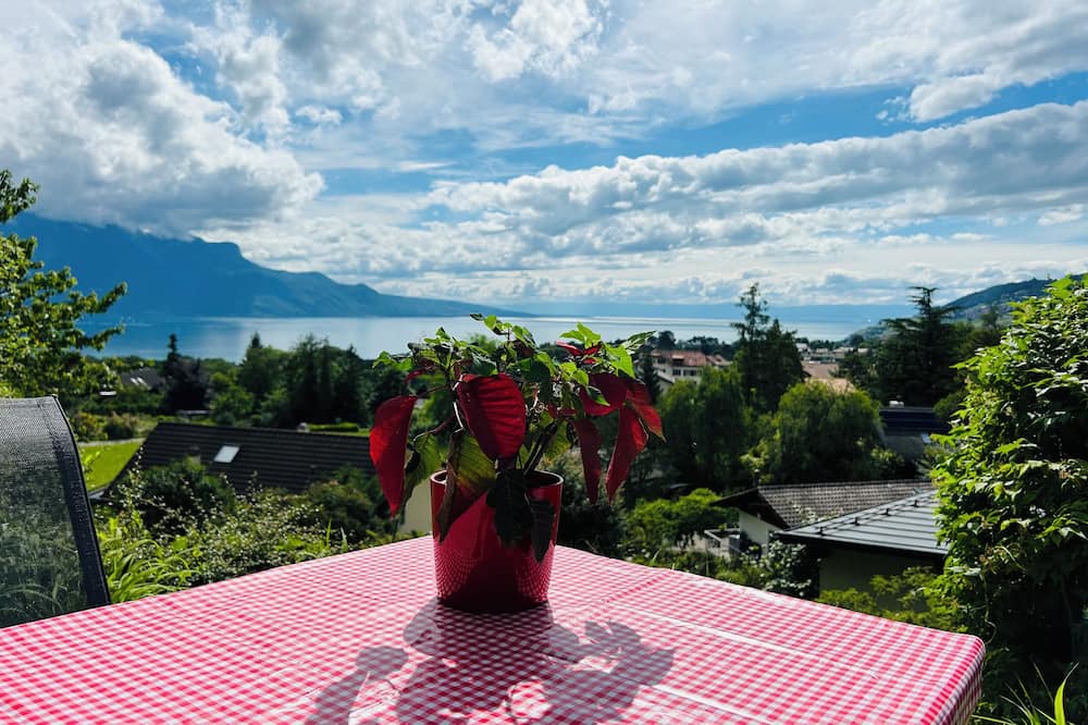 Saint-Legier-La Chiesaz Apartment | L'Appart Riviera panoramic view
