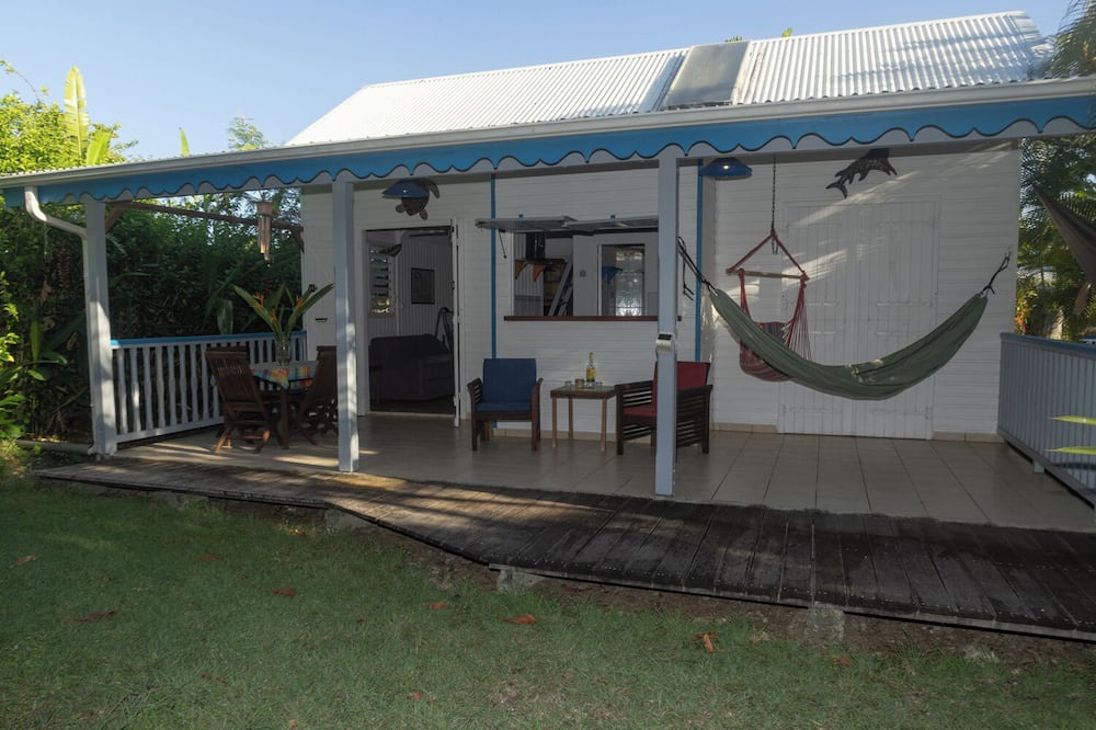 Saint-Francois House | Quietly situated gite with water supply.