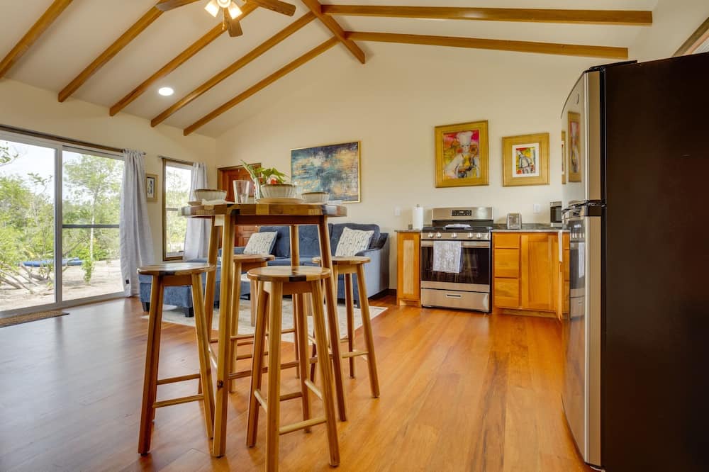 Placencia Cabin | Spacious 2-Bedroom-Lagoon Views-Pool-Maya Beach