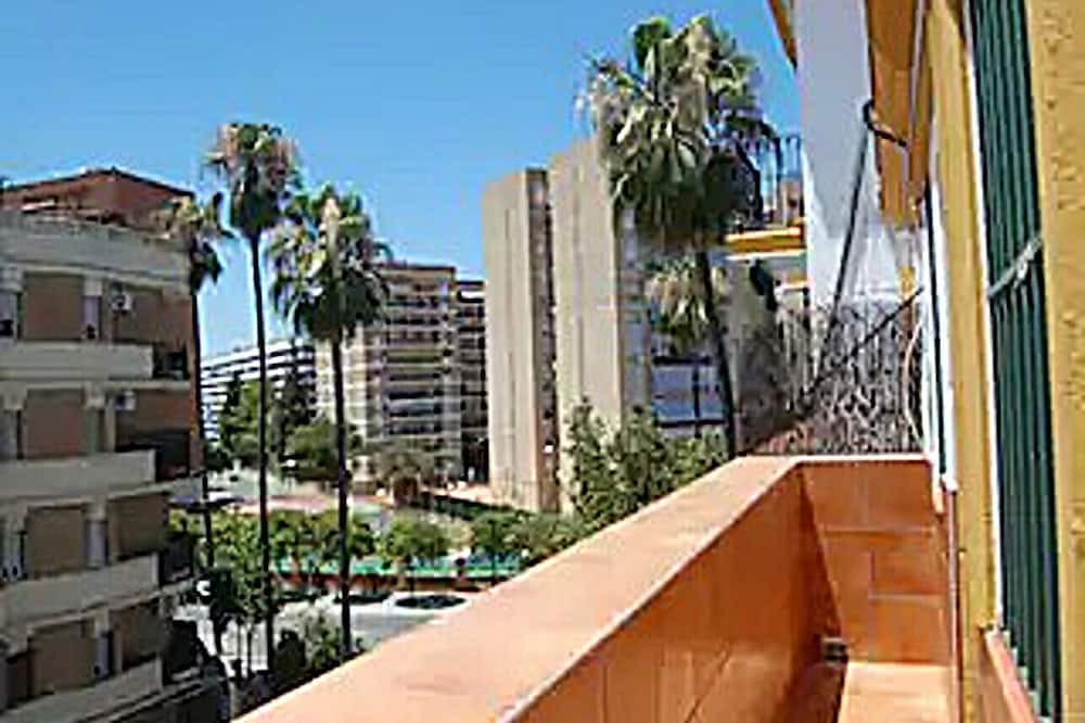 Nervion Apartment | Apartment on 3rd floor, in commercial and leisure area. Good location.