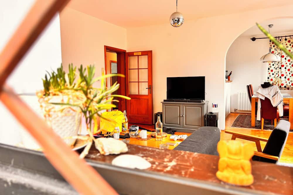 Old Town House | Charming 2-bedroom house in beautiful Sarajevo with fitness room
