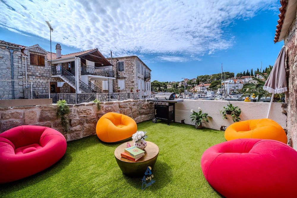 Milna (Brac) Villa | Luxury 3BR Villa with Seaview ąnd Jacuzzi