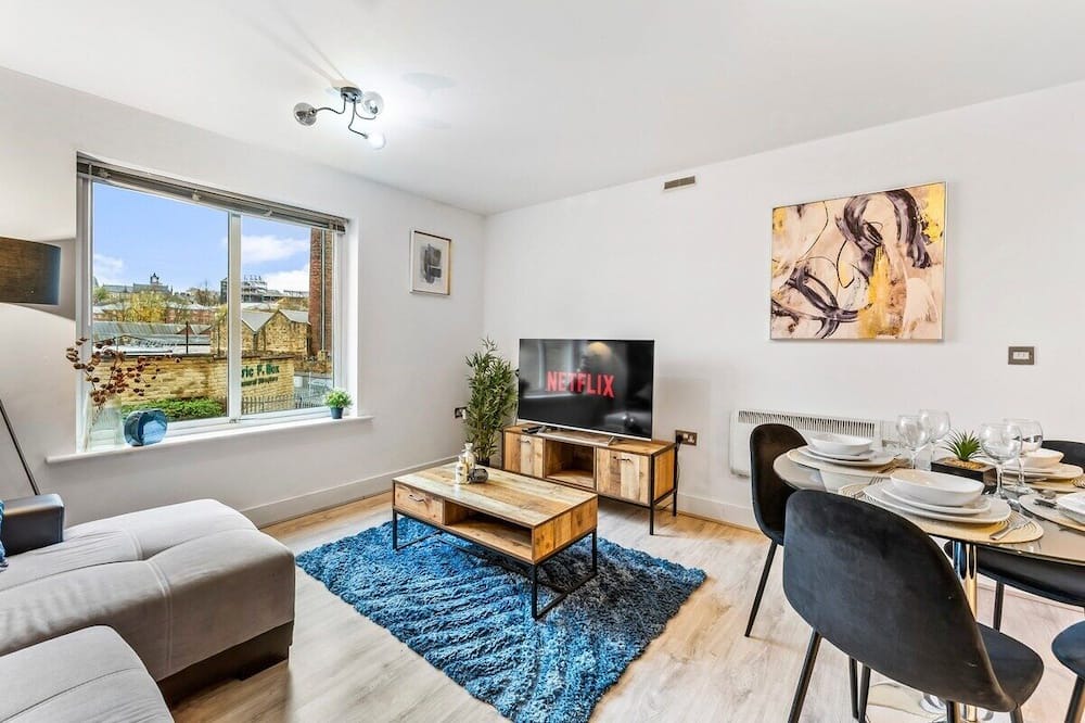 Healey Lane Apartment | 30% off! Stylish Apartment in Dewsbury - Sleeps 6- Newly Refurbished