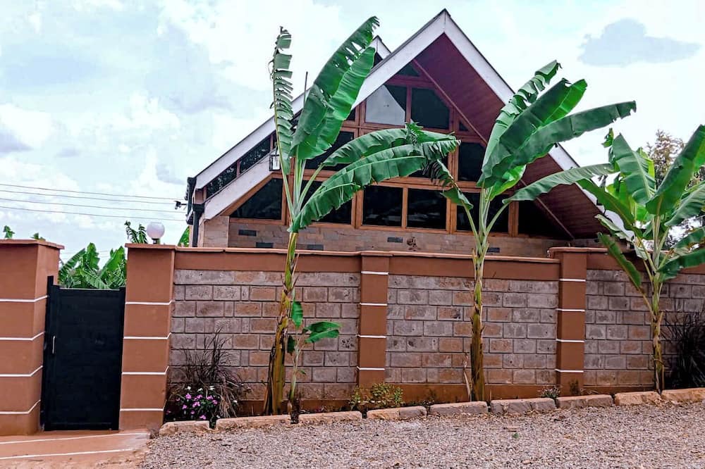 Embu Cottage | Rustic-Chic Stone Cottage, Forest views, Gardens, Wi-Fi & Comfort near Embu Town