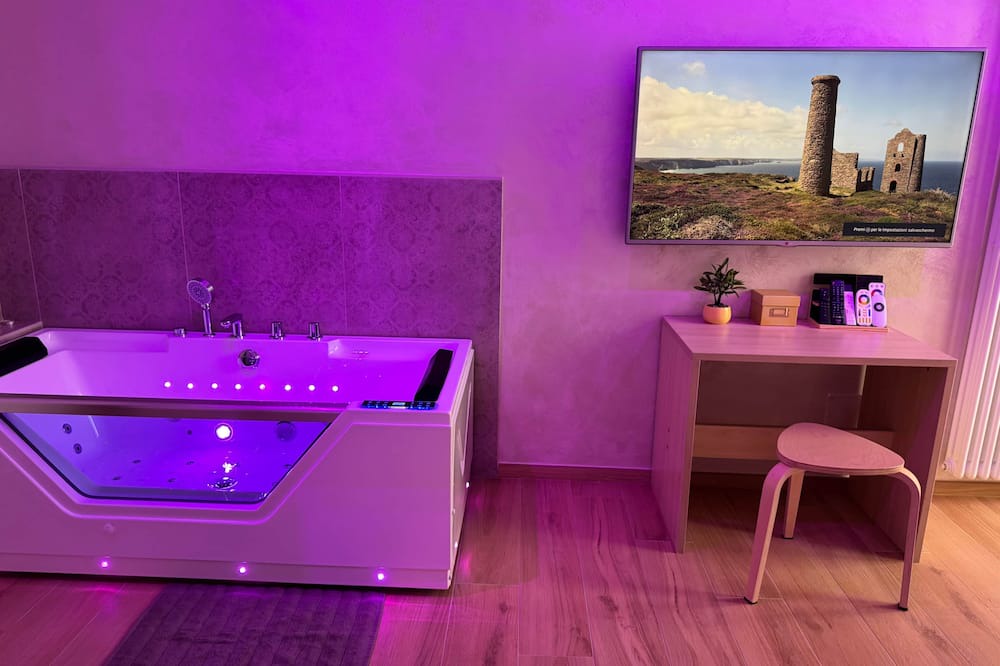 Lingotto Apartment | Romantic Jacuzzi Suite - SuiteHeart Turin - Inalpi Centre