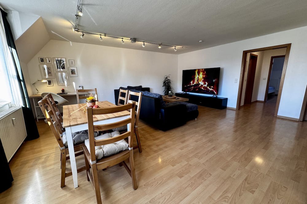 Wurzen Apartment | Apartment-Large-Private Bathroom-Balcony-Apartment Jacobsplatz