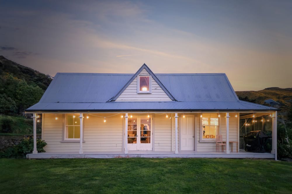 Akaroa House | Toad Hall - Akaroa Holiday Home