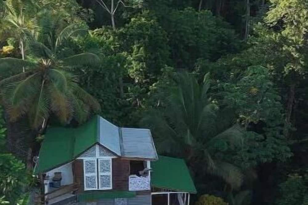 Parlatuvier Cabin | Wings Waterfall & Treehouse Cabin