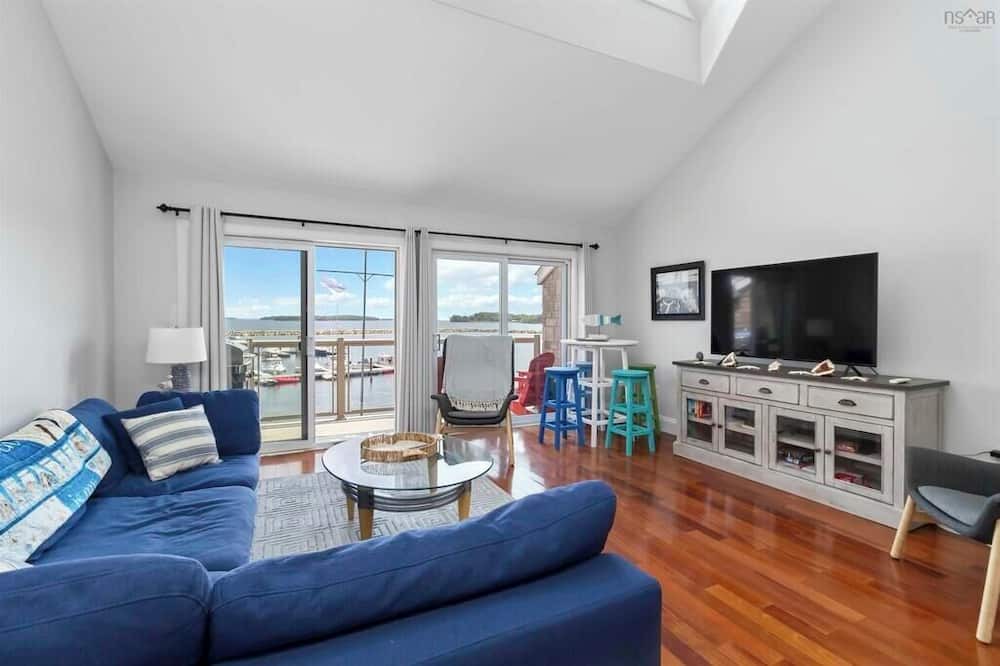 Western Shore Condo | Stunning villa at the beautiful Oak Island Resort