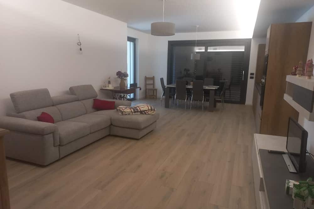 Castello dell'Acqua Apartment | Apartment 'Laris' with Mountain View, Balcony and Wi-Fi