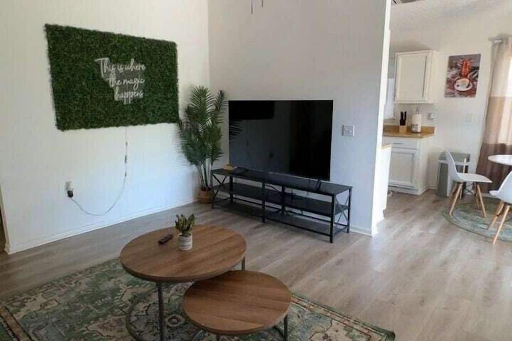 New Territories House | Cozy Haven - Close to Everything