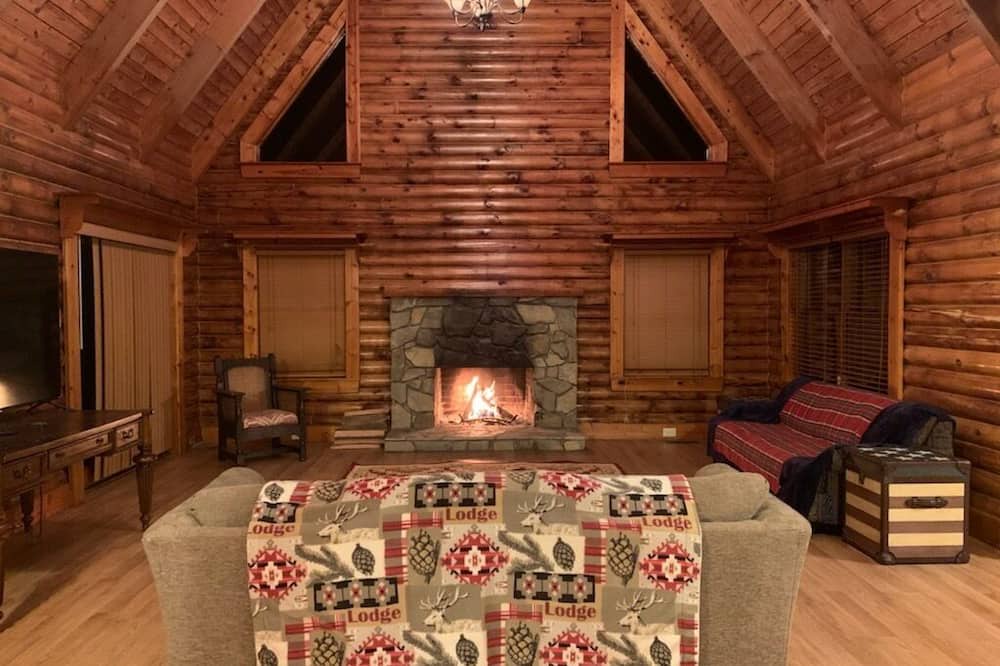 Pinetown Cabin | Majestic Tranquil 3-bedroom cabin for a relaxing getaway