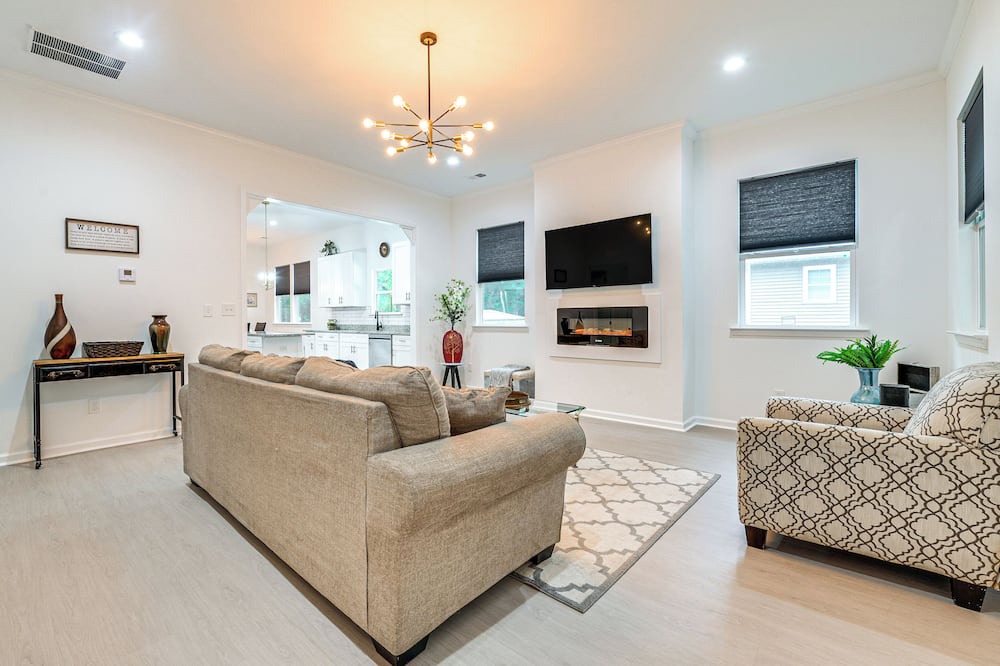 Hogansville House | Pet-Friendly Hogansville Home: Walk to Downtown!