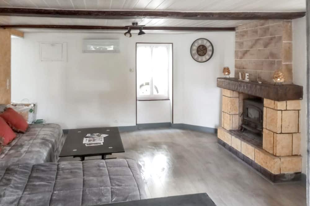 Cagny House | Homerez - Charming house with enclosed garden in Cagny