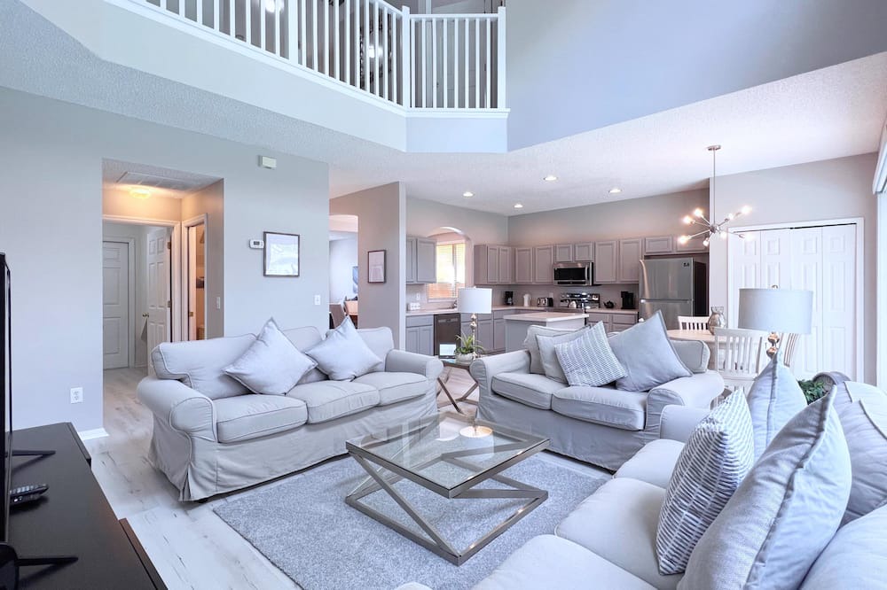 Kissimmee House | Spacious 7Bd Pool Home in Terra Verde Resort-211HBL