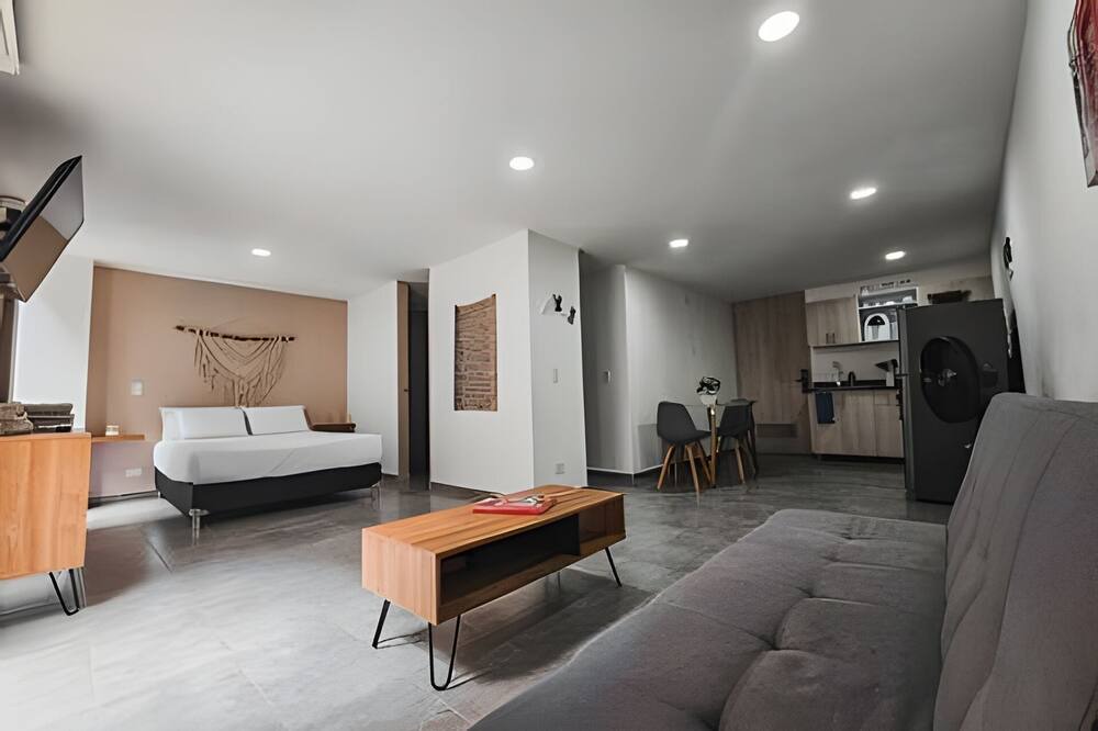 La Candelaria House | Large spaces, unique location