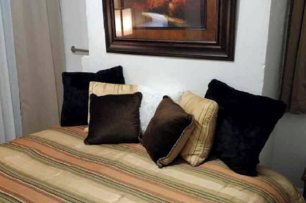 Pittsburgh Apartment | nGreat Apartment minutes from Downtown Pittsburgh! Hassle free check-in & Wi-Fi.