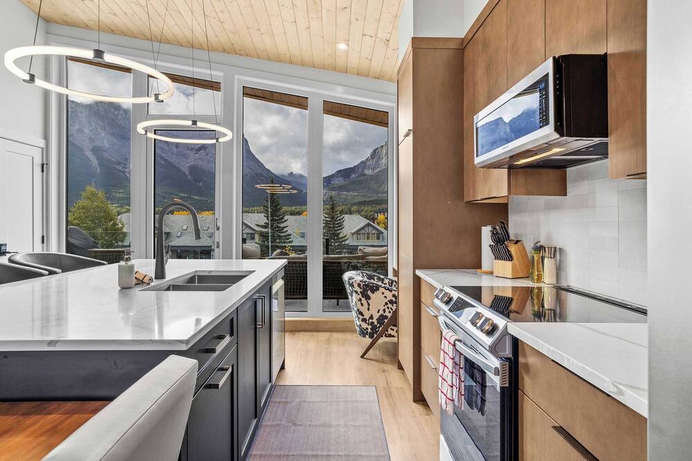 Teepee Town House | Scenic Views in a Luxurious Townhouse