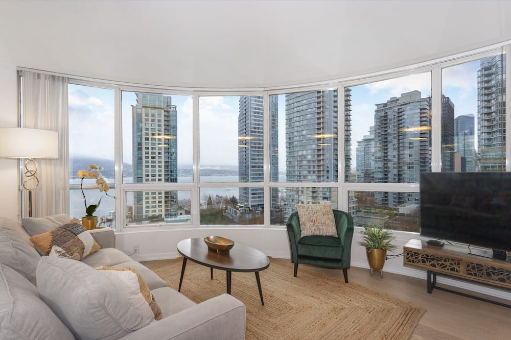 Coal Harbour Condo | D17 - Amazing waterfront 2 bedroom unit