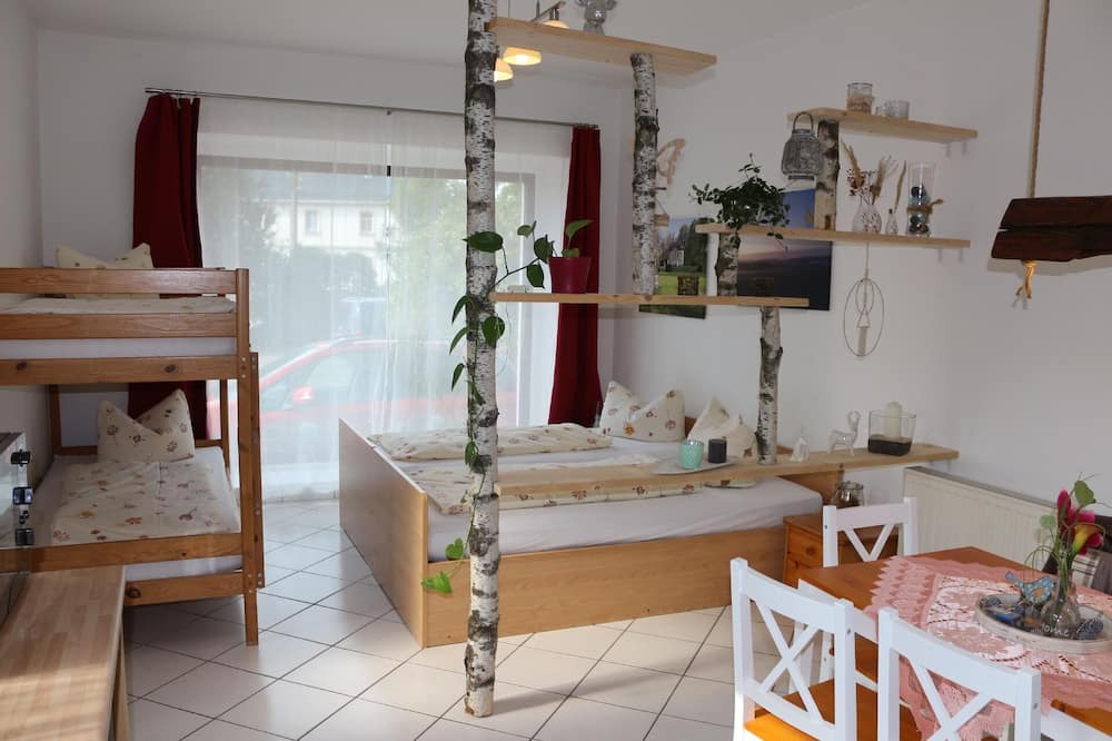 Neundorf House | Apartment Anita