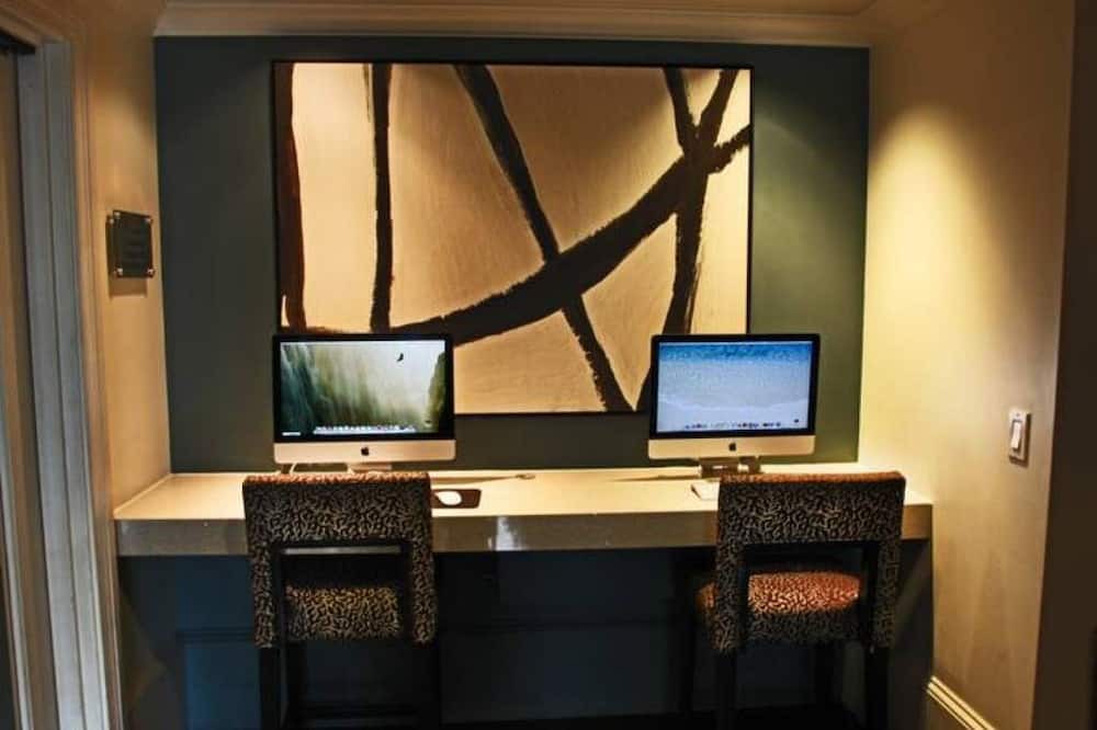 Westwood Apartment | Luxury Apartment on Wilshire Corridor L09