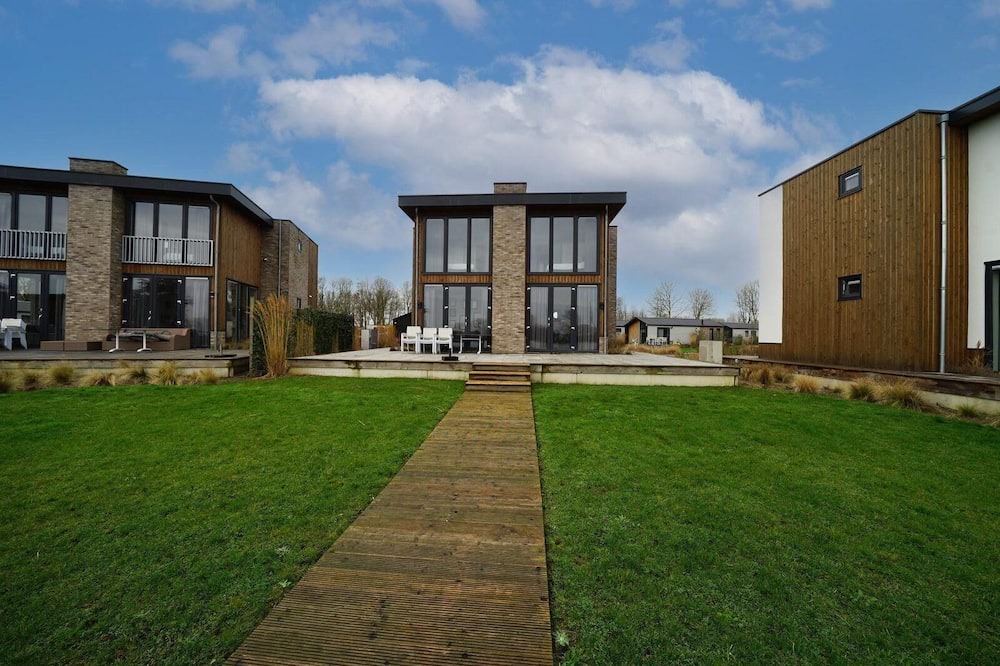 Kerkdriel House | Holiday house Kerkdriel for 1 - 10 persons with 5 bedrooms - Holiday home