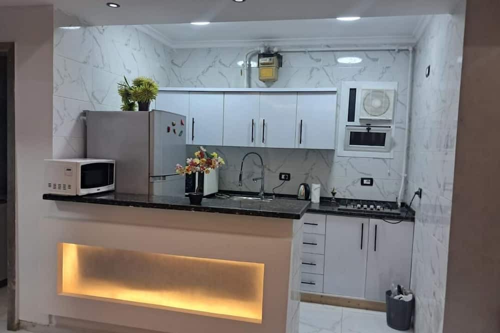 Nasr City Condo | Phenomenal 2-bedroom condo with AC in Cairo Governorate